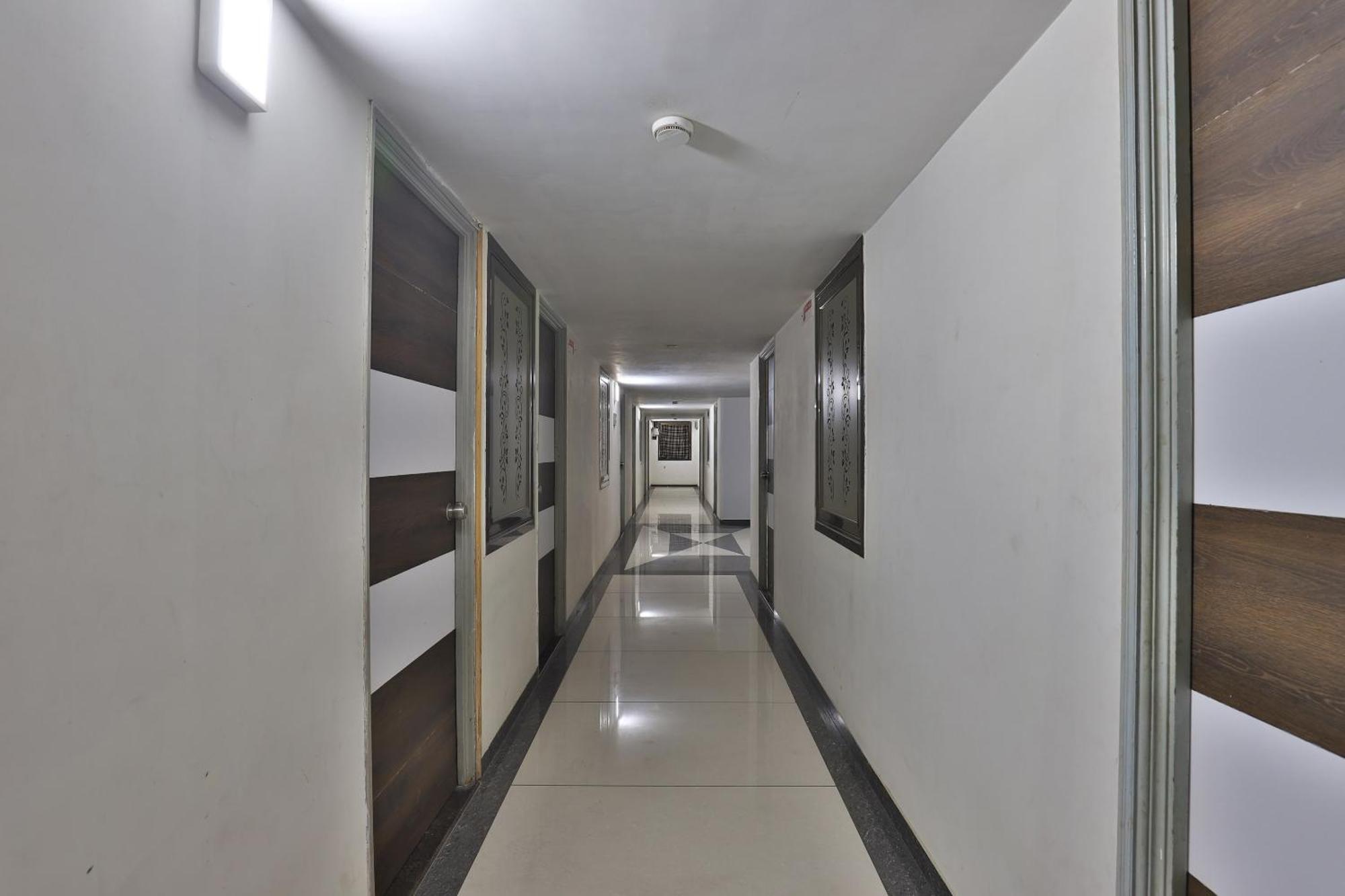 Collection O Hotel Panchsheel Vadodara Exterior photo